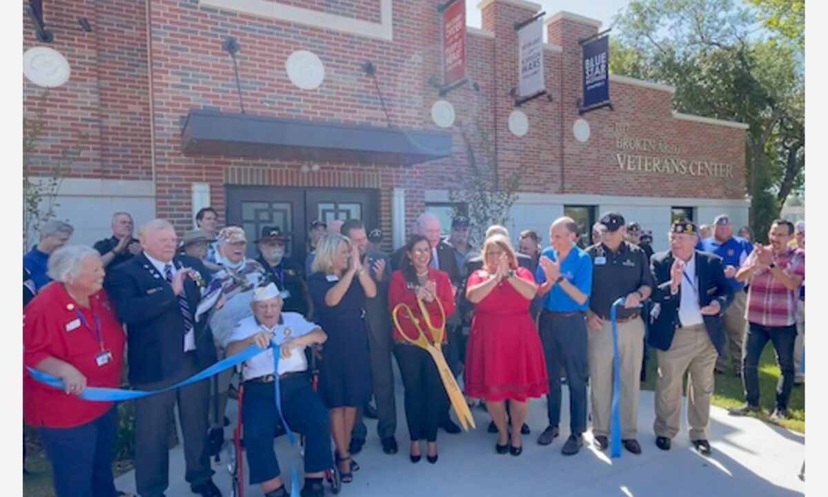 broken arrow veterans center png